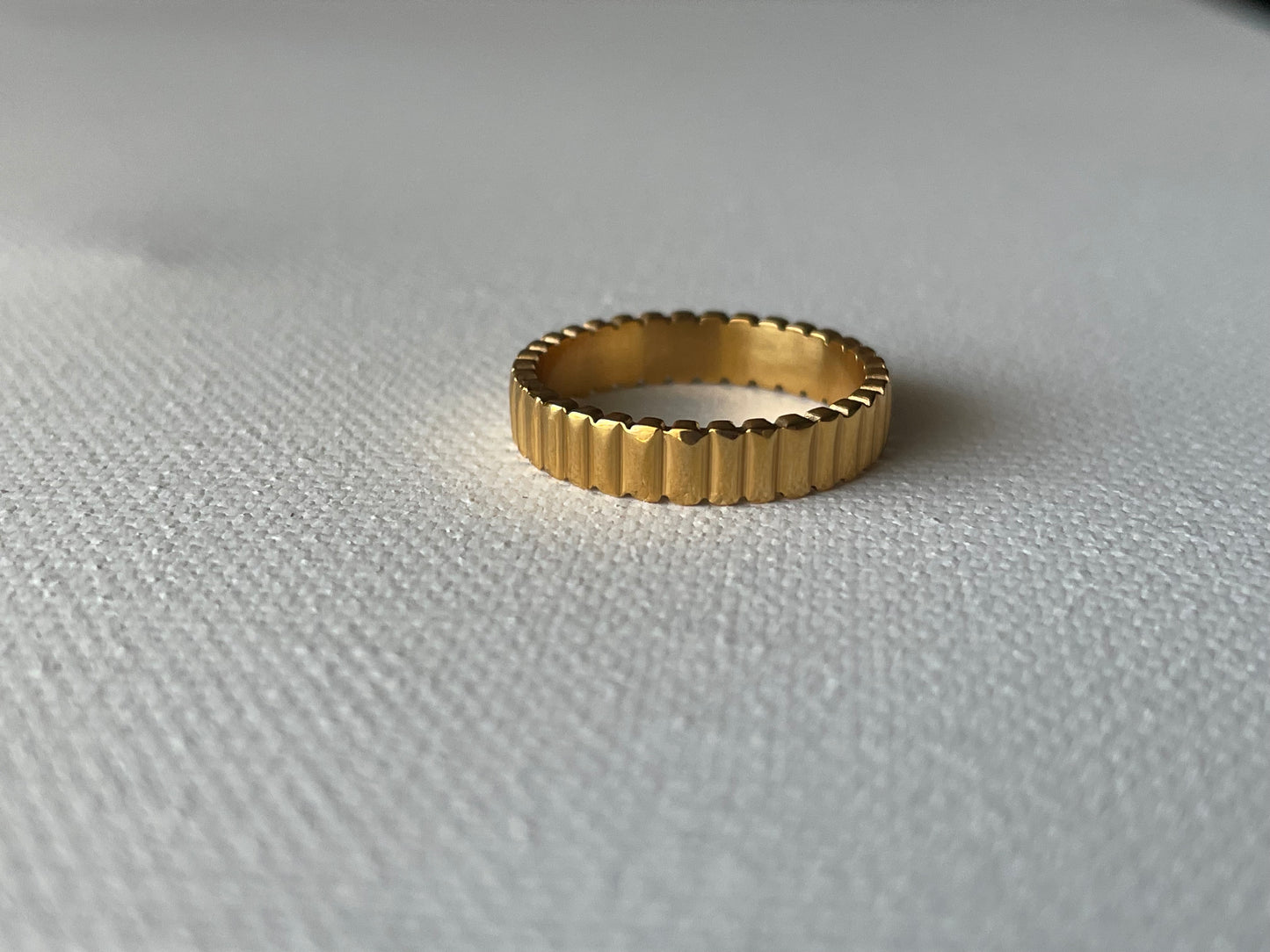 Charlotte Band Ring