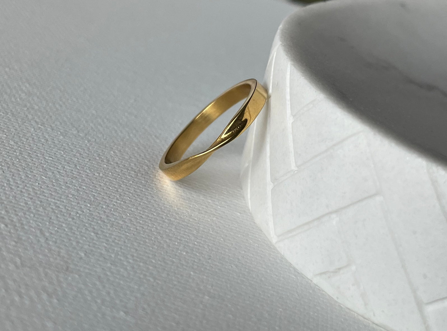 Gold Twisting Ring